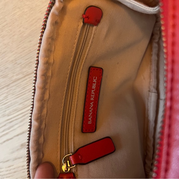 Banana Republic Harper Double-Zip Camera Crossbody - Picture 8 of 8